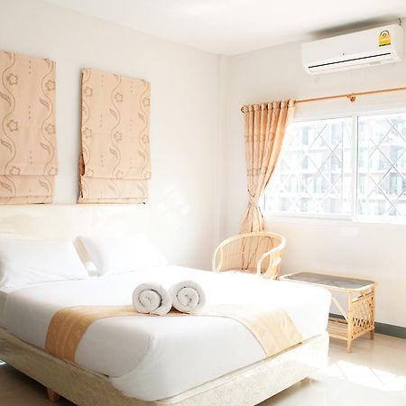 Buakhao Service Home Pattaya Værelse billede